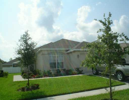 1017 W CRYSTAL CARBON WAY VALRICO, FL 33594