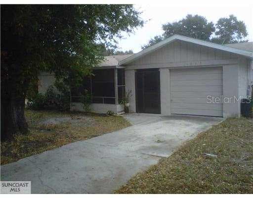 1833 Elaine DRIVE