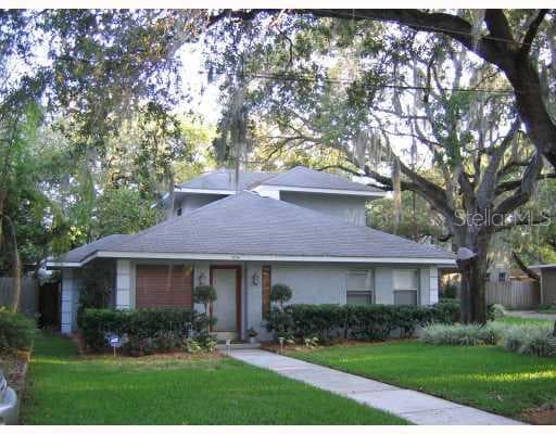 3234 W OAKELLAR STREET TAMPA, FL 33611