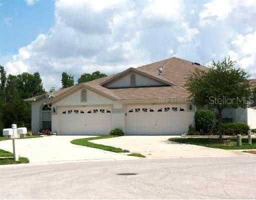 30033 EMMETTS COURT WESLEY CHAPEL, FL 33544