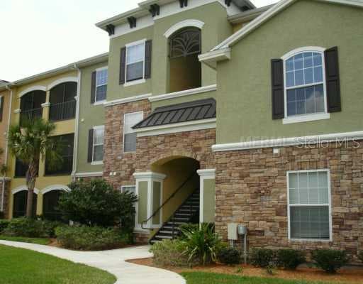 10108 COURTNEY OAKS CIRCLE UNIT 203 TAMPA, FL 33619