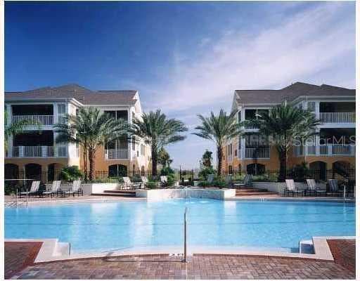 9415 CRESCENT LOOP CIRCLE UNIT 204 TAMPA, FL 33619