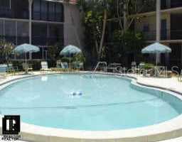 10540 77th TERRACE UNIT 106 Seminole, FL 33772