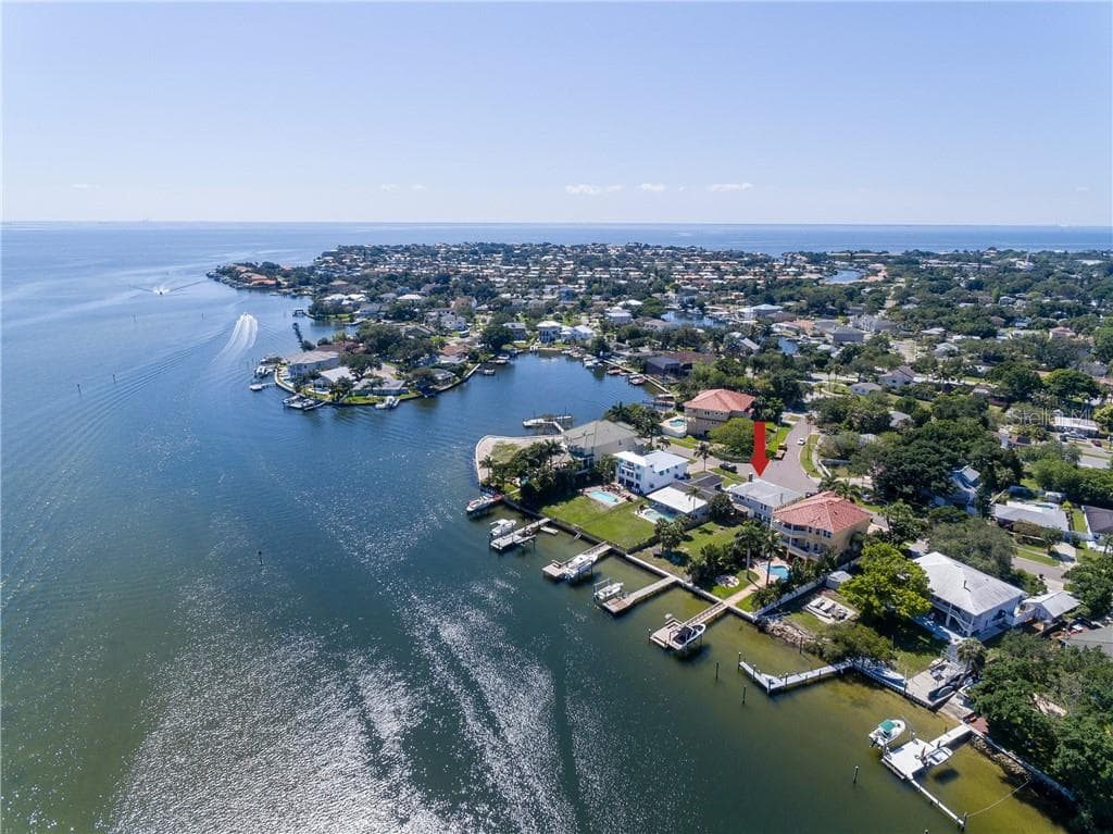 1843 BAYOU GRANDE BOULEVARD NE ST PETERSBURG, FL 33703
