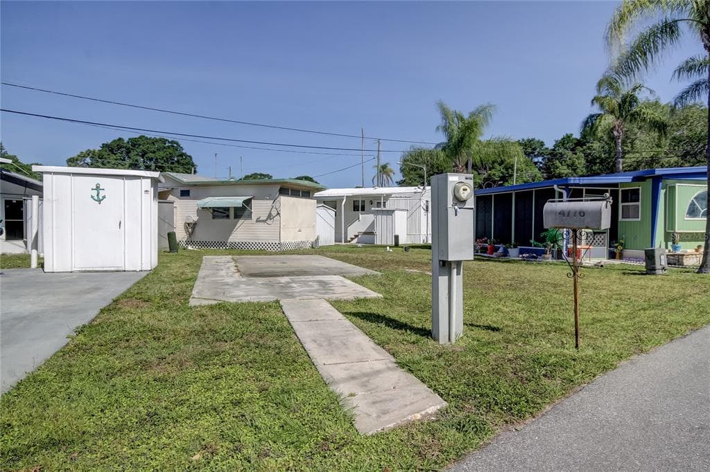 4776 66TH LANE N UNIT 12 ST PETERSBURG, FL 33709
