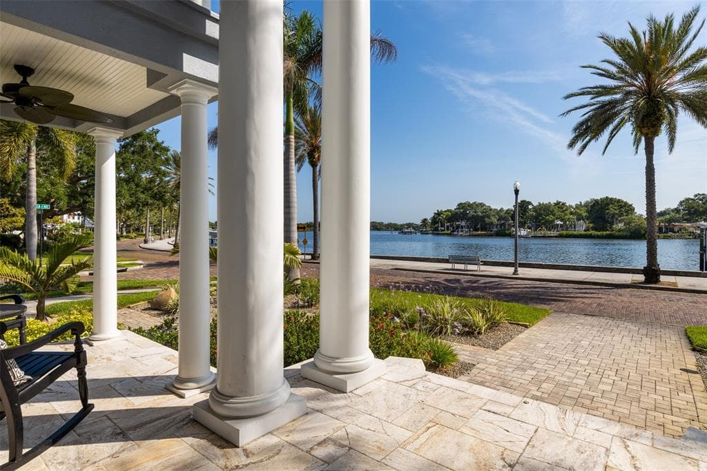 2430 COFFEE POT BOULEVARD NE ST PETERSBURG, FL 33704
