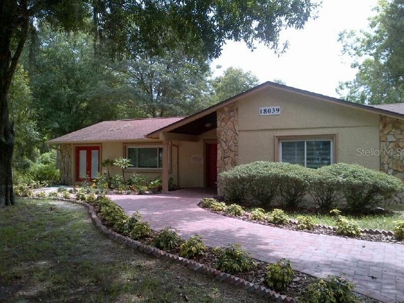 18039 N US 41 LUTZ, FL 33549