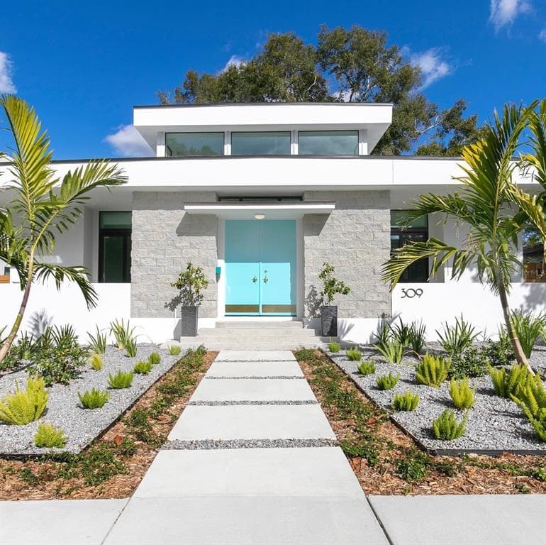 1304 W FRIBLEY STREET TAMPA, FL 33603