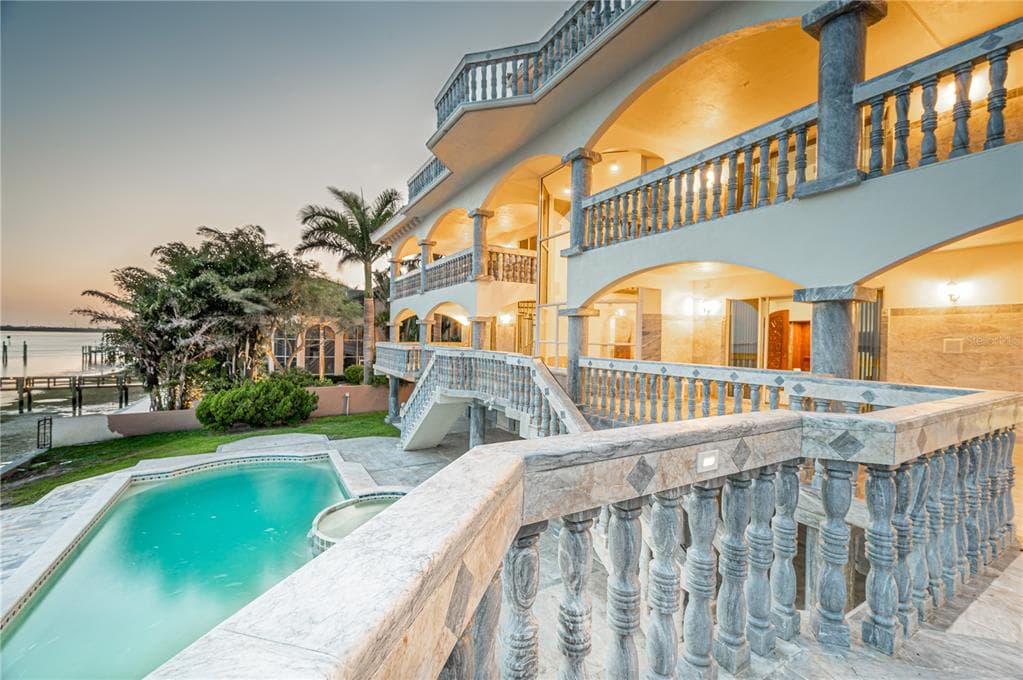 5294 62ND AVENUE S ST PETERSBURG, FL 33715