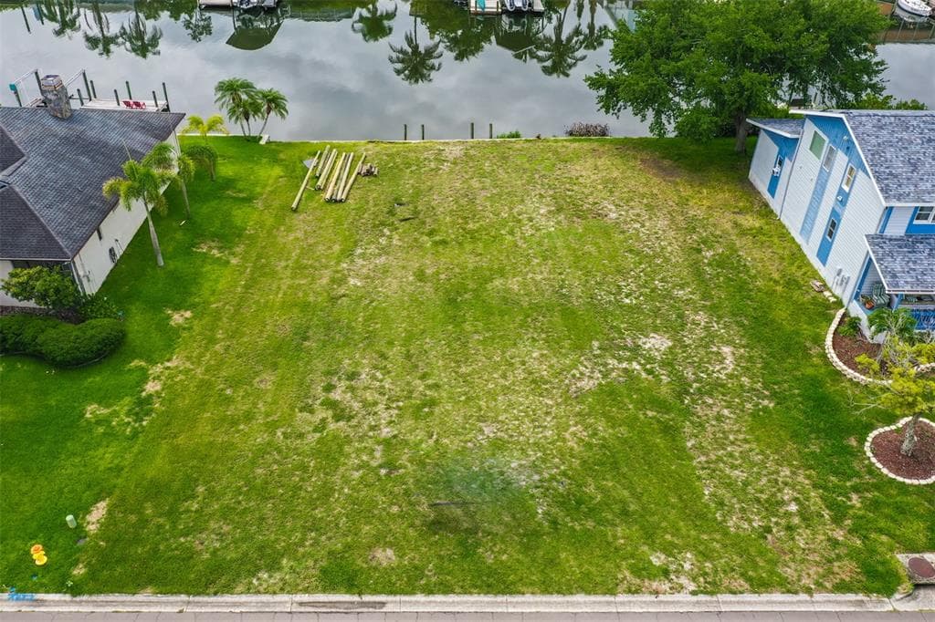 808 CHIPAWAY DRIVE APOLLO BEACH, FL 33572