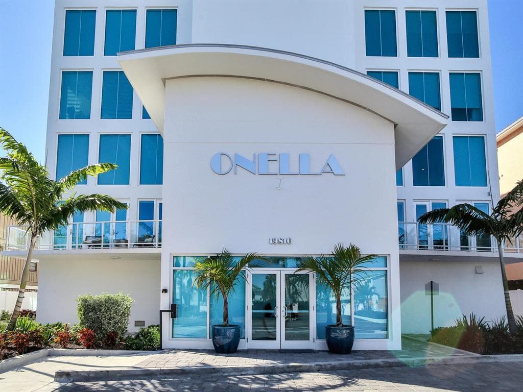 19816 GULF BOULEVARD UNIT 402 INDIAN SHORES, FL 33785