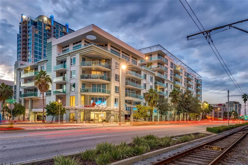 111 N 12TH STREET UNIT 1412 TAMPA, FL 33602
