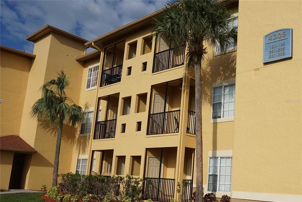 4305 BAYSIDE VILLAGE DRIVE UNIT 205 TAMPA, FL 33615