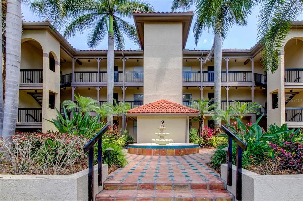 2400 FEATHER SOUND DRIVE UNIT 924 CLEARWATER, FL 33762