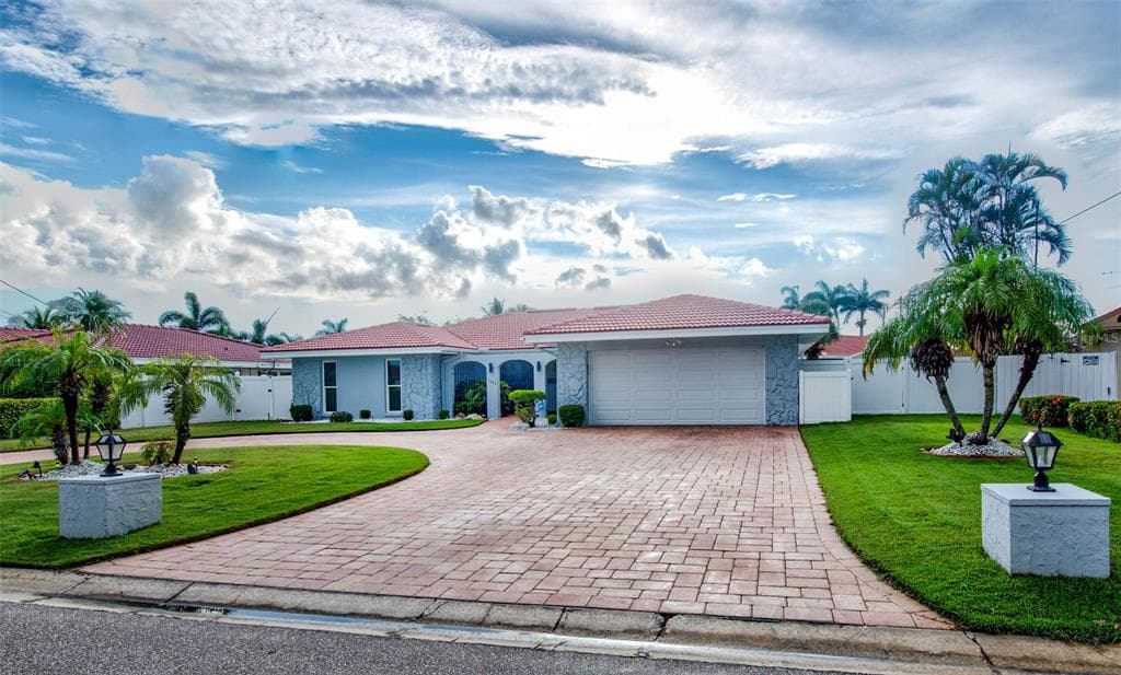 1492 SEA GULL DRIVE S ST PETERSBURG, FL 33707