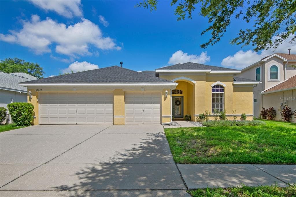 12027 MOUNTBATTEN DRIVE TAMPA, FL 33626