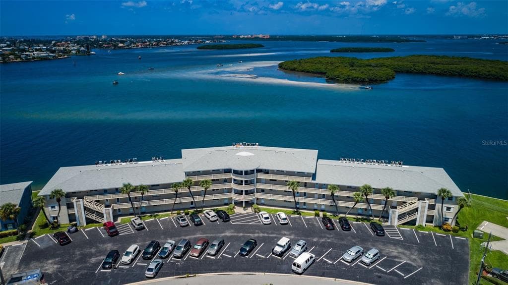 280 126TH AVENUE UNIT 101 TREASURE ISLAND, FL 33706