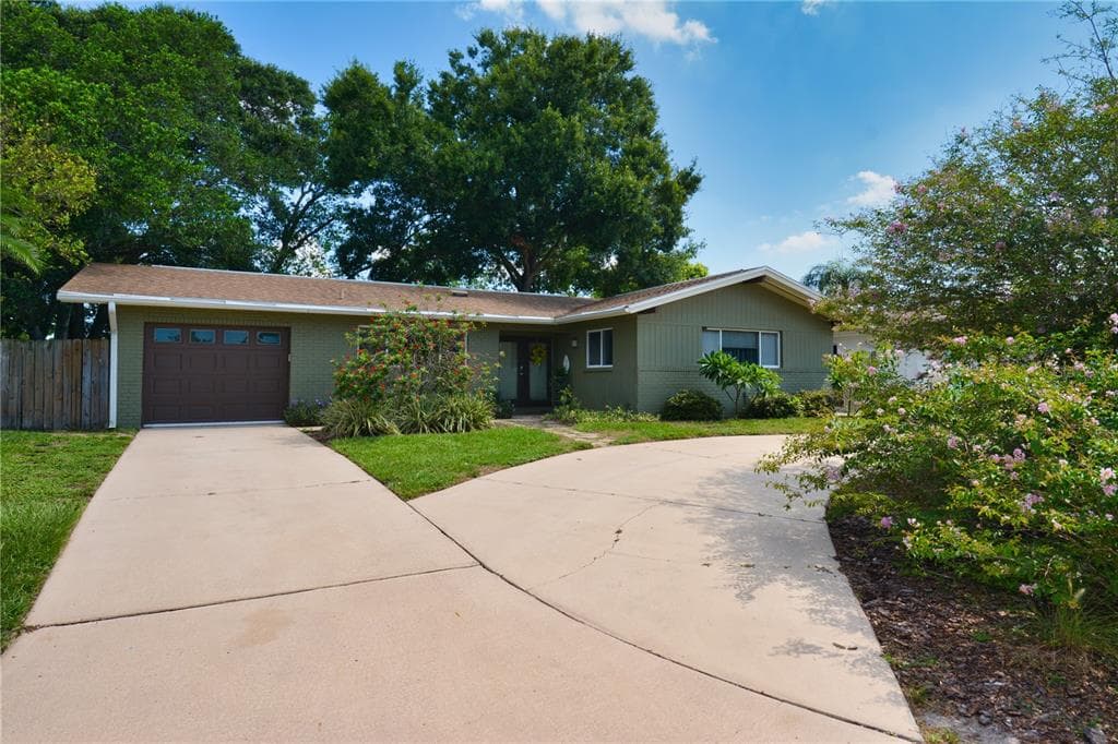 13731 BARBADOS DRIVE SEMINOLE, FL 33776