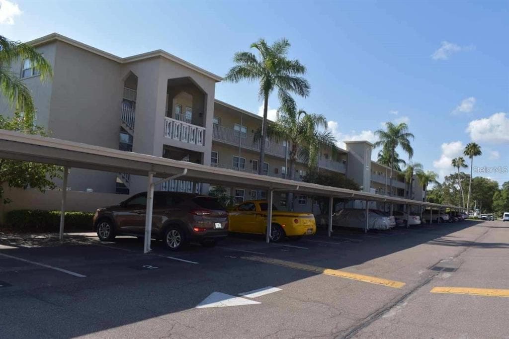 970 VIRGINIA STREET UNIT 303 DUNEDIN, FL 34698