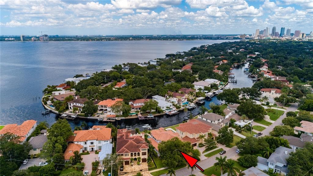 58 MARTINIQUE AVENUE TAMPA, FL 33606