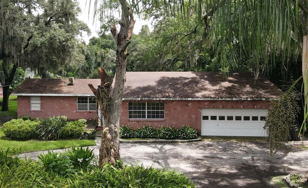 1210 FRONT STREET VALRICO, FL 33594