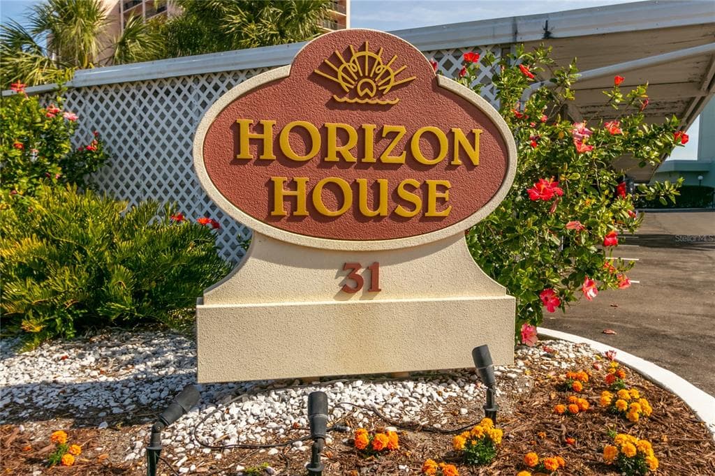 31 ISLAND WAY UNIT 208 CLEARWATER, FL 33767