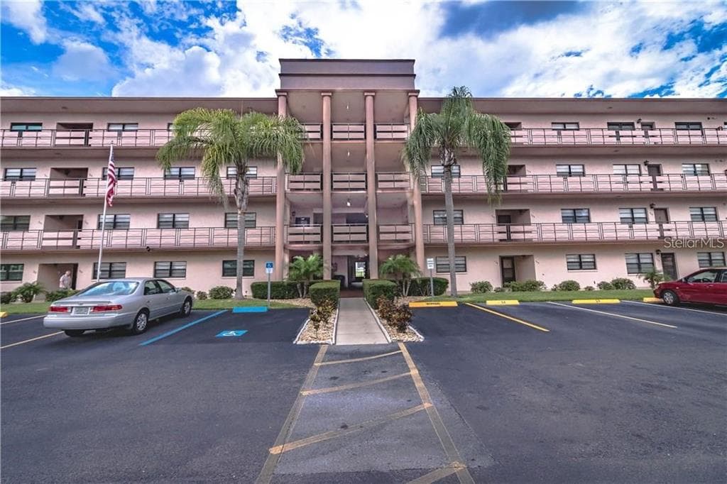 5980 80TH STREET N UNIT 207 ST PETERSBURG, FL 33709