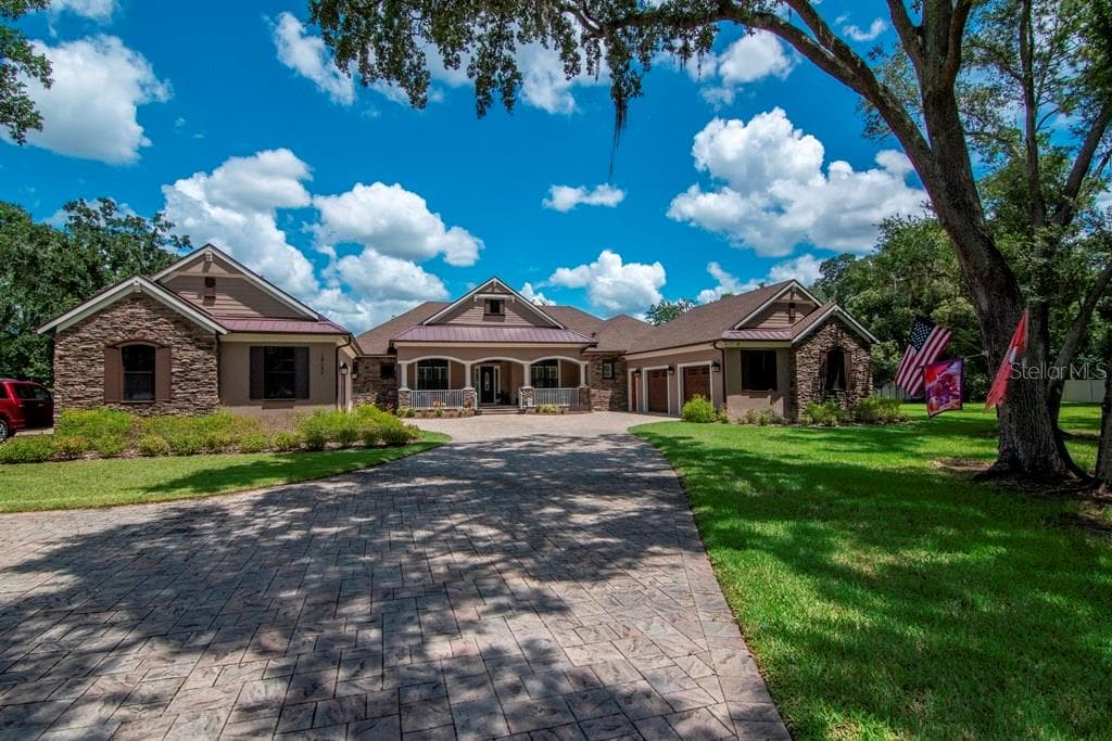 13532 BAY LAKE LANE TAMPA, FL 33618