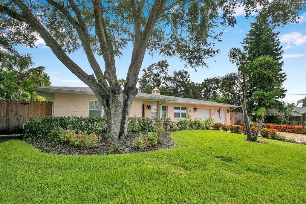 1609 SAN ROY DRIVE DUNEDIN, FL 34698