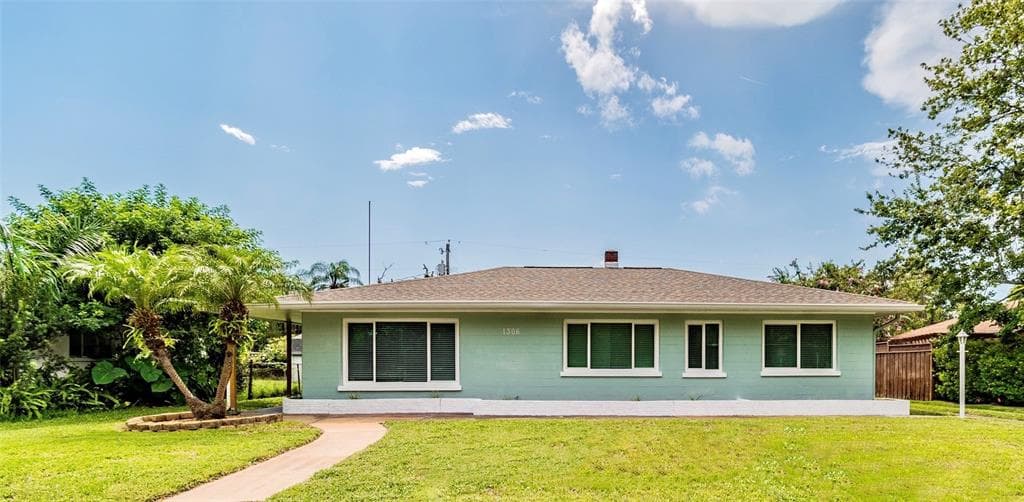 1306 30TH STREET W BRADENTON, FL 34205