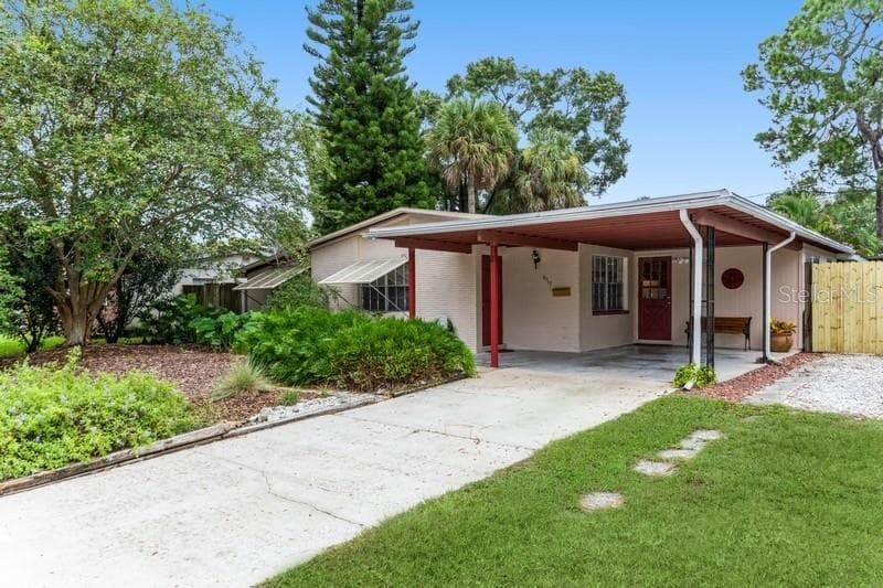 6017 CRESTHILL DRIVE TAMPA, FL 33615