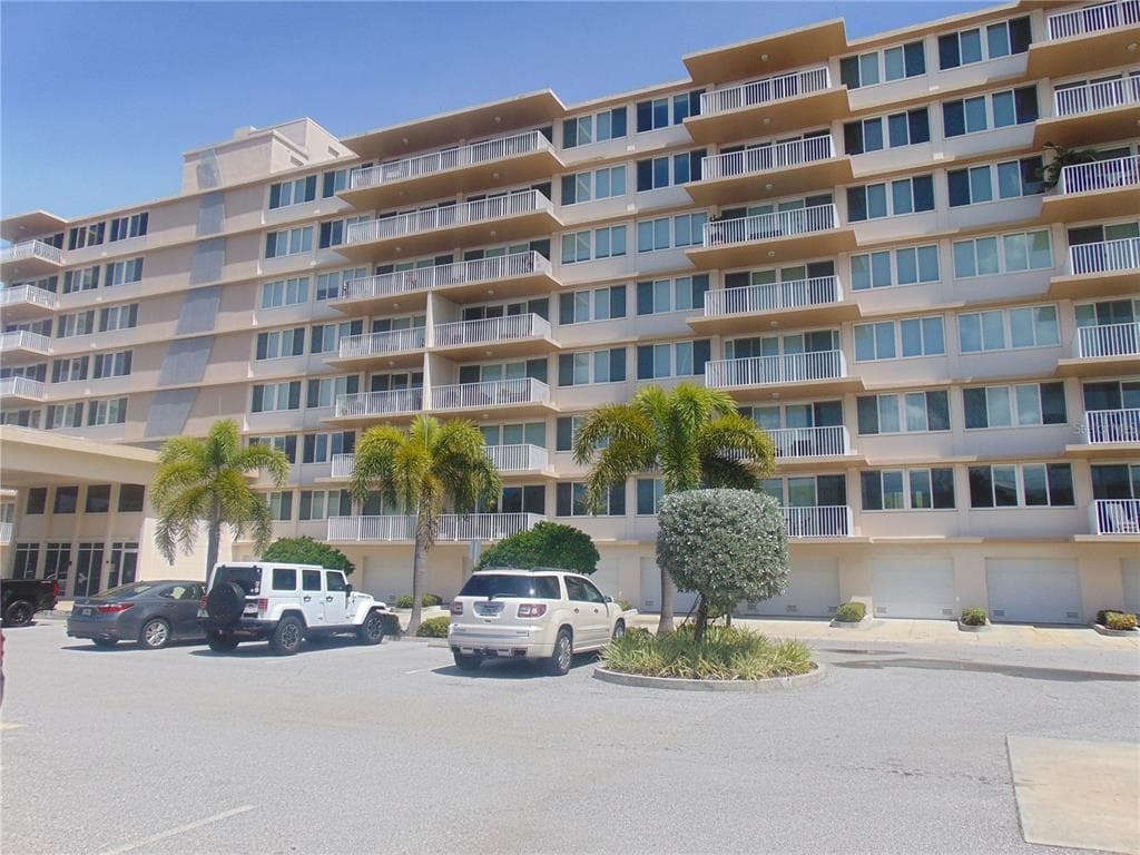 223 ISLAND WAY UNIT 3A CLEARWATER, FL 33767