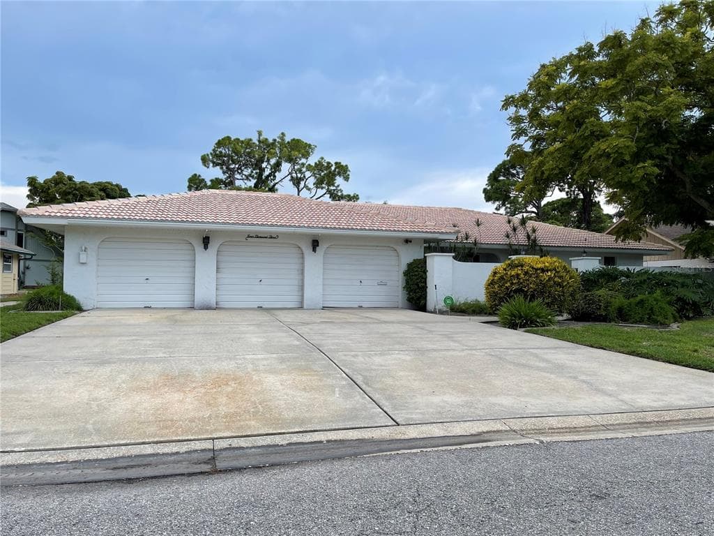4003 PINAR DRIVE BRADENTON, FL 34210
