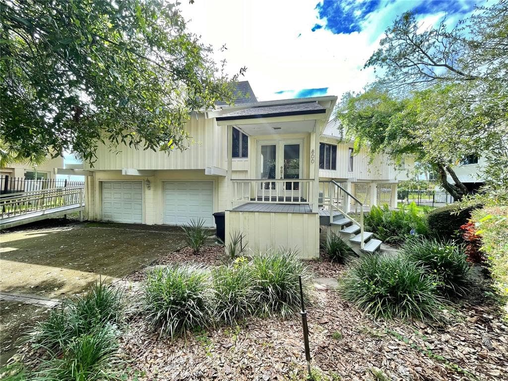 800 S FLORIDA AVENUE TARPON SPRINGS, FL 34689