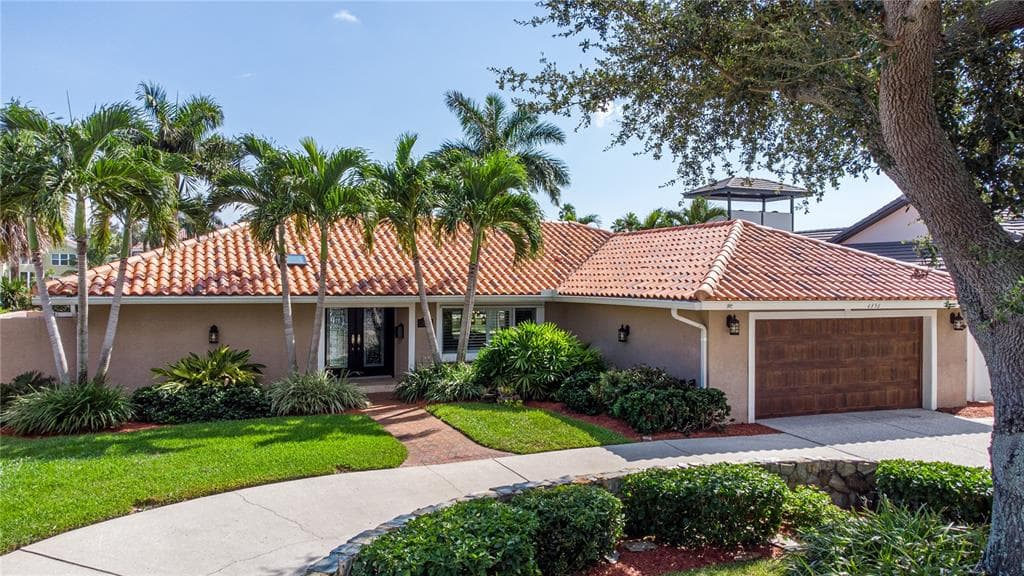 4356 48TH AVENUE S ST PETERSBURG, FL 33711