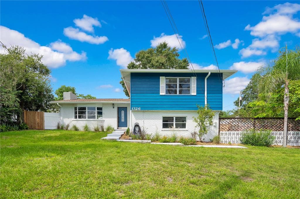 1326 LAKE BONNY DRIVE W