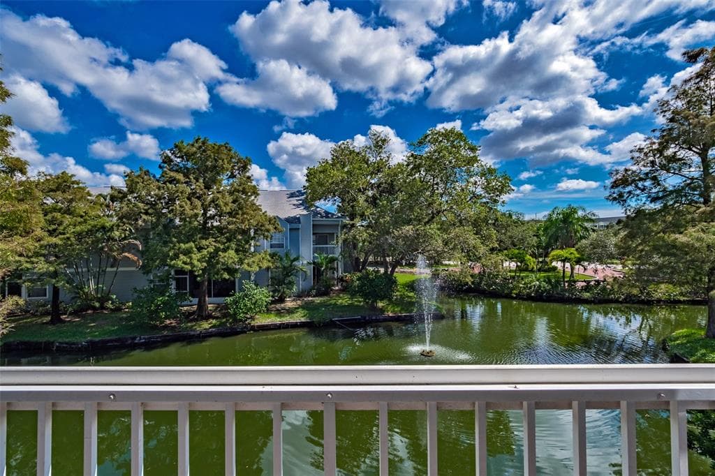 6810 STONES THROW CIRCLE N UNIT 13207 ST PETERSBURG, FL 33710