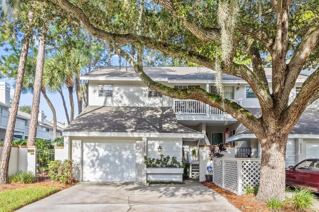 5117 S JULES VERNE COURT TAMPA, FL 33611