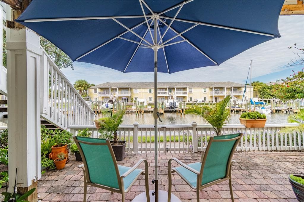 4985 COQUINA KEY DRIVE SE UNIT C ST PETERSBURG, FL 33705