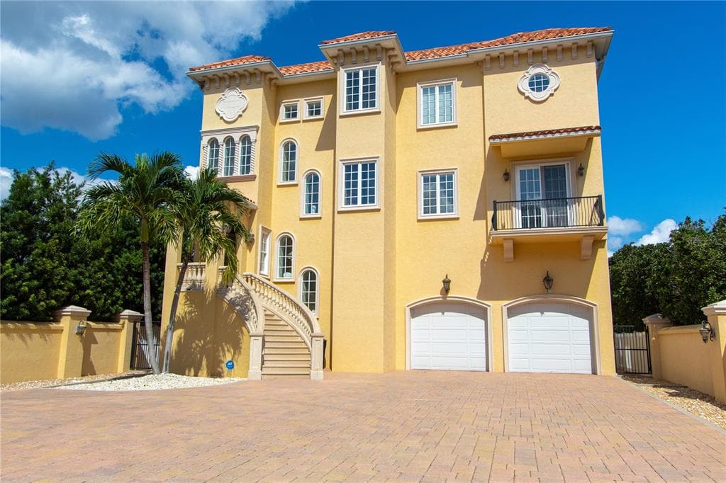 6001 BAYOU GRANDE BOULEVARD NE ST PETERSBURG, FL 33703