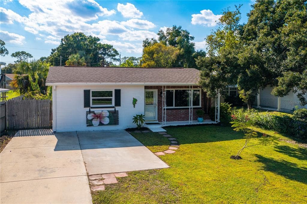 234 SW LINCOLN CIRCLE N ST PETERSBURG, FL 33703