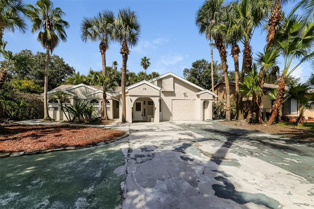 20 CHIP COURT KISSIMMEE, FL 34759