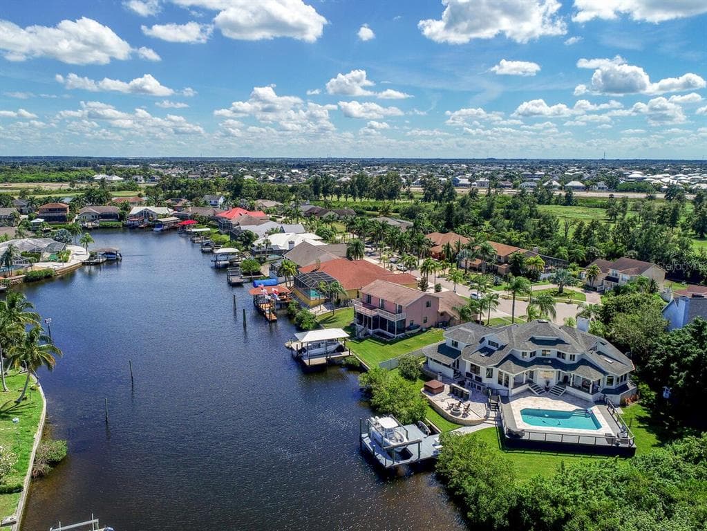 941 BUNKER VIEW DRIVE APOLLO BEACH, FL 33572