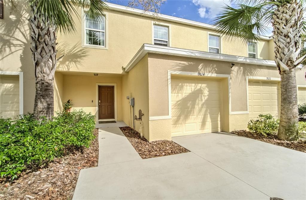 9824 HOUND CHASE DRIVE GIBSONTON, FL 33534