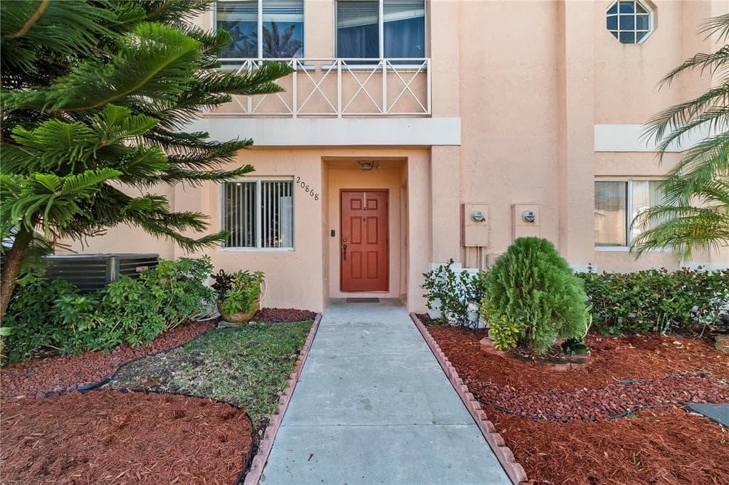 20868 NW 3RD LANE PEMBROKE PINES, FL 33029