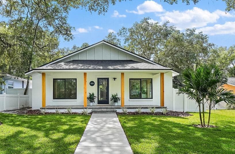 5228 40TH AVENUE N ST PETERSBURG, FL 33709