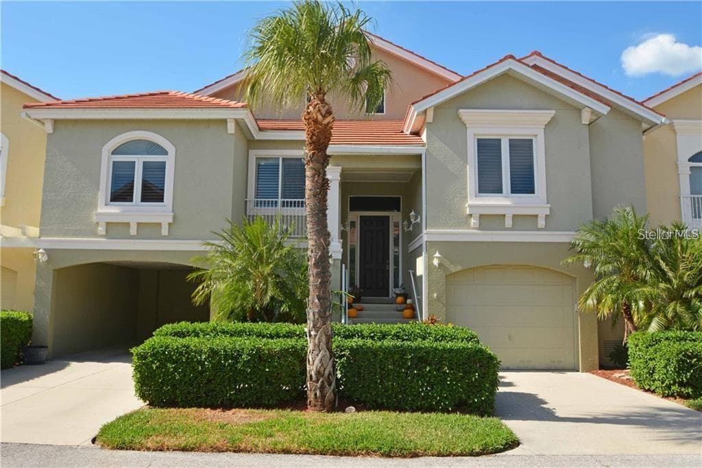 14 JEFFERSON COURT S ST PETERSBURG, FL 33711