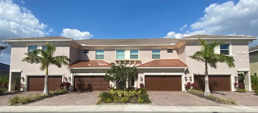7804 HIDDEN CREEK LOOP UNIT 101 LAKEWOOD RANCH, FL 34202