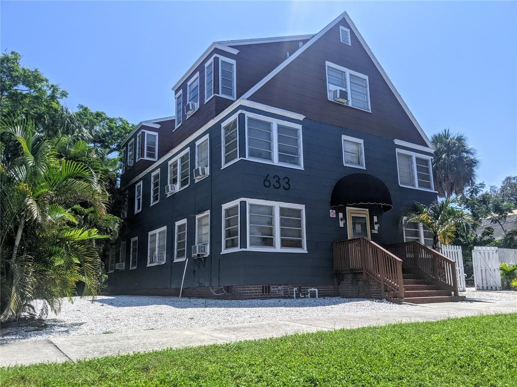 633 8TH STREET N