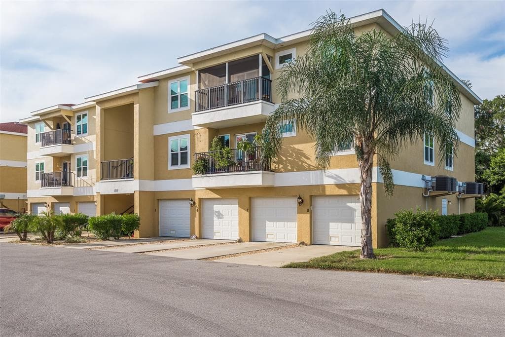5111 ROYAL PALMS WAY UNIT 204 NEW PORT RICHEY, FL 34652